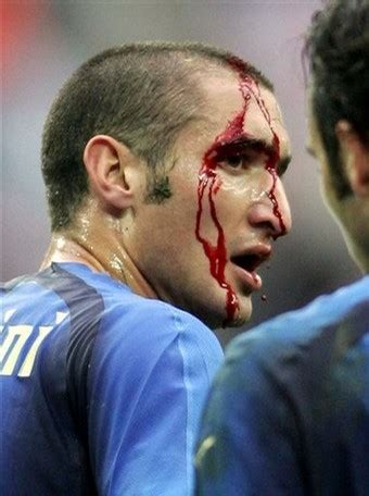 Giorgio chiellini is not malicious, the way that he is portrayed. Hanya Bacaan