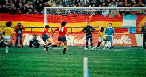 Por otro lado se encontraba la selección de fútbol de españa que aunque no había sido campeona ya había sido tercer lugar precisamente en brasil 1950 y también había sido sede del. ANOTANDO FÚTBOL *: MUNDIAL 1978 * PARTE 12