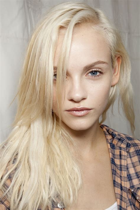 Teen long blonde hair 5 years ago 16 pics youx. Runways: Top Trends for Hairstyles 2017 | Hairstyles 2017 ...