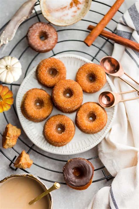I didn't make the glaze or any toppings, but they are pretty good by themselves! Easy Keto Chocolate Donuts Made With Pumpkin Recipe / Keto ...