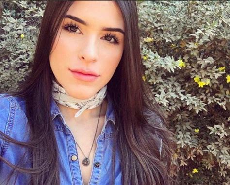 Fake followers, likes, engagement, comments, stories, audience, demographic info, advertisers, brands. La modelo argentina Victoria Vanucci que posa sobre bolsas ...