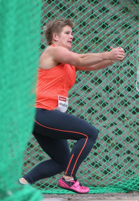 Anita włodarczyk is a polish hammer thrower. Werfertage: Olympiasiegerin Anita Wlodarczyk wirft in Halle