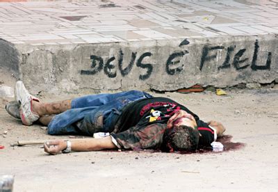 Fortaleza is one of the largest cities in brazil (about 2,5 million ) and certainly one of the most vibrant. CAMOCIM POLÍCIA 24h: EX-PRESIDIÁRIO É FUZILADO NA FAVELA.