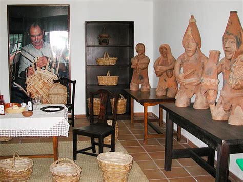 Gepflegtes solides haus auf zwei ebenen mit einem schön angelegten garten in el cuchillo, in der nähe von tinajo und la santa. Monumento al Campesino - Lanzarote - Bauerndenkmal César ...