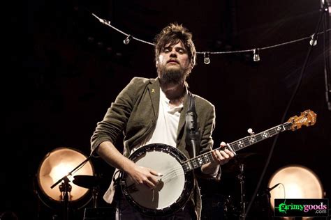 Mumfords were once adept at uniting disparate influences. Mumford and Sons at the Railroad Revival Tour - Show Review & Photo Gallery - Grimy Goods