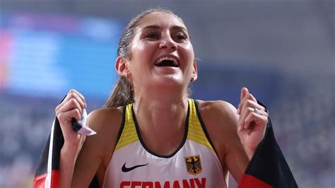Aber kaum jemand überwindet hindernisse mit einer solchen leichtigkeit und schnelligkeit wie die deutsche leichtathletin. Nach WM-Bronze: Gesa Felicitas Krause ist Sportlerin des ...