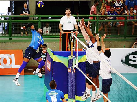 Leal e bruninho disputam, além da final do italiano, nesta terça, a final da liga dos campeões, contra o zenit kazan (rus), sábado, às 15h (de brasília), em berlim, na alemanha. Regulamento da Federação de Vôlei não permite que cubano ...