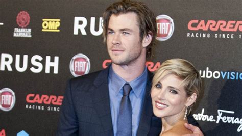 Das hübsche paar war mit bruder chris hemsworth , seiner frau elsa pataky und matt damons frau. Chris Hemsworth: Will seine Frau nicht nackt sehen ...