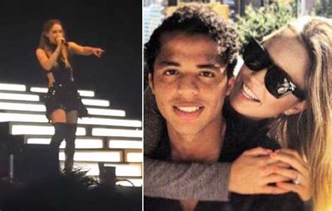 Una de las relaciones más famosas de belinda fue en el 2009 con el actual futbolista de las águilas del américa, giovani dos santos, ¿se tatuaron juntos? La joven a la que Belinda corrió de su concierto es la ex ...