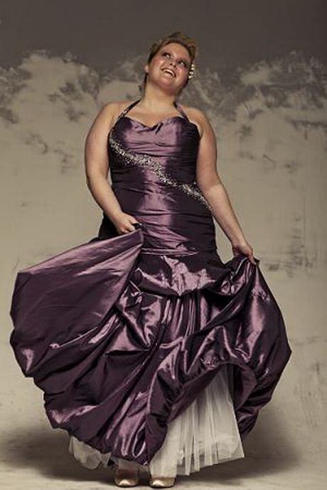 Qualität und passform sind durch das einzigartige geschäftsmodell von v&v jetzt auch in einer niedrigeren. Abendkleid xxl