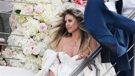 Das perfekte hochzeitskleid für jede frau. Erste Bilder: Hier schreitet Heidi Klum in Weiß zum Altar ...