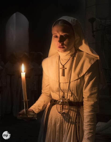 Conjuring 2 (2016) deutsch stream german online anschauen kinox: Die neuen Bilder zum Conjuring-Spin-off The Nun mit Taissa ...