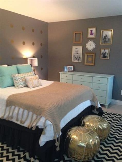 Besides reflecting the teen's interest, a teen bedroom should also be functional for doing studies and you may consider selecting a theme for your teenage bedroom as it keeps you focused and. Teenage Girl Bedroom Ideas Girl Teenage Bedroom, Teenage ...