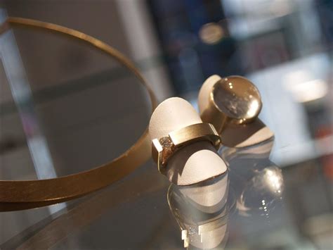 Maybe you would like to learn more about one of these? Uni 10 Edelsmid - Juwelier in Enschede.
