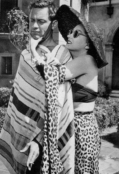 Tcm and fathom events bring it back to the big screen on may 13 and 16 only. William Holden and Gloria Swanson - Sunset Boulevard 1950 ...