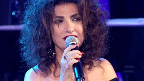 Marcella bella is a english album released on mar 2014. Marcella Bella contro Amadeus, il clamoroso attacco in diretta: "Mi avete ripresa di nascosto"