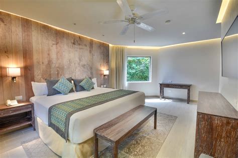 The penthouse club is the place to get excited, relax or entertain in style. Sandos Caracol Eco Family Penthouse | Sandos