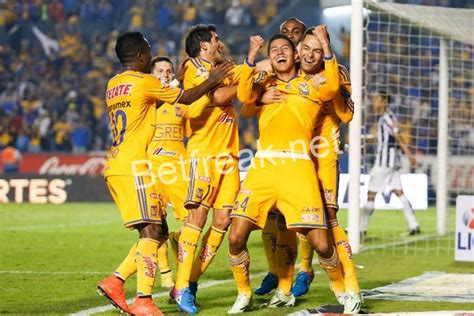 Head to head record tigres uanl vs guadalajara. U.A.N.L.- Tigres vs Guadalajara Chivas (Prediction ...