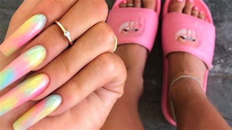Discover the year's biggest nail designs and trends. Kylie Jenner Tries a Trendy Tie-Dye Manicure | Allure