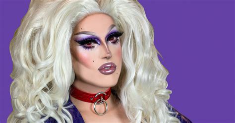 By adam feldman and ethan lacroix posted. Drag-Queen „Deere" - Königin in der Twitch-Gamer-Szene