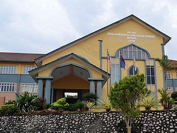 Specialize in morning class, malay and ujian. Pengalaman di SBP Part 1 | SUARA SAYA
