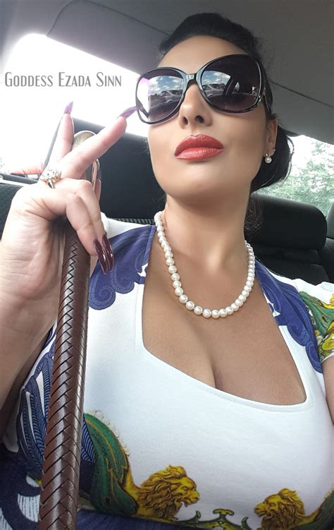 I worship matriarch ezada sinn! A little walk in the streets of Düsseldorf - Goddess Ezada ...