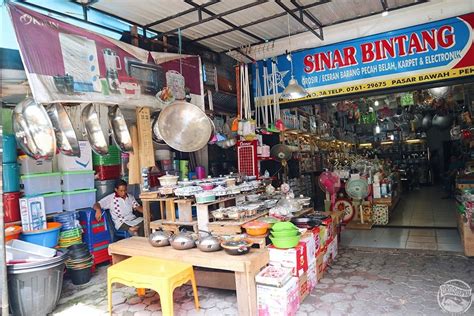 The area is a popular shopping hub for electrical items such as security cameras and sound systems. Pasar Bawah, Objek Wisata Belanja Terpopuler di Indonesia ...