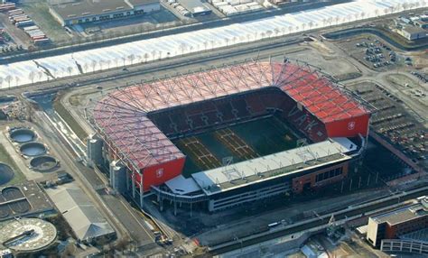 Om een pagina in deze categorie te plaatsen gebruik je categorie:voetbalstadion in nederland onderaan de pagina. Top 10 Grootste Nederlandse Voetbalstadions (2019 ...