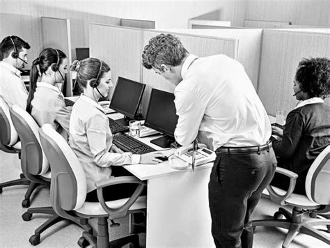 Sie telefonieren und schreiben also von zu hause aus. Los 'call center', una relación directa con el empleo en ...