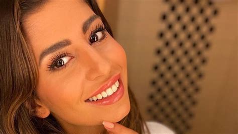 Sie hat griechische wurzeln und ist gelernte. Verdächtige Wölbung: Ist Evanthia Benetatou etwa schwanger ...
