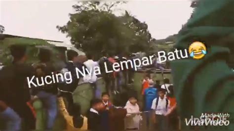 Fam should think for the people at large, the people who have been giving breathe to the football industry. Beraninya lempar batu sembunyi tangan - YouTube