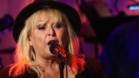Kikki danielsson lyrics with translations: Kikki Danielsson - Emergency - Så mycket bättre (TV4 ...