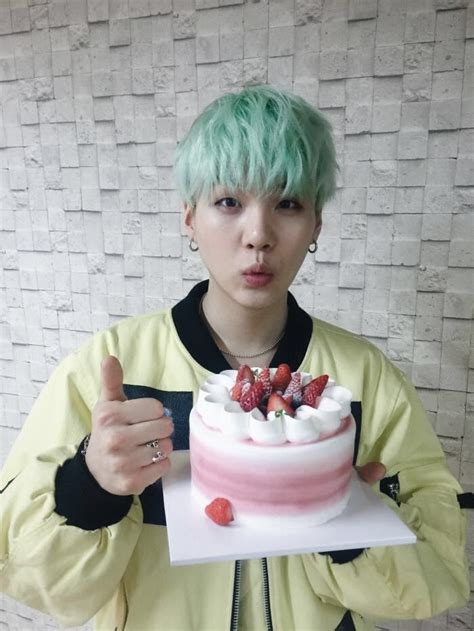 Find images of birthday cake. Suga | Min Yoongi | BTS | Bangtan | Birthday | Bts dan Gambar
