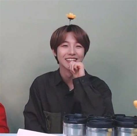 Cutie inez steffan gets screwed. How can he be so cute w that flower on top his head, too ...