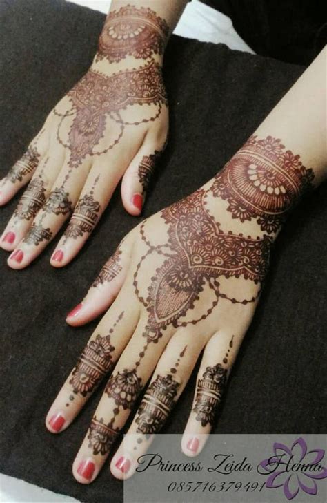 Tapi coba perhatikan bagaimana detailnya. 56 Gambar Henna Wedding Terbaru | Tuttohenna
