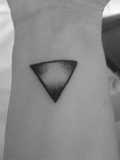 triangle,-geometric,-black,-outline,-wrist-tattoo,-minimalist-tattoos,-triangle-tattoo,-triangle