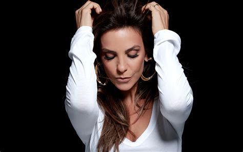 Ivete sangalo fala do desafio de comandar o the masked singer e o. Ivete Sangalo HD Wallpapers of High Quality Download