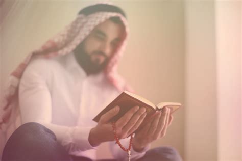 Bahasa arab merupakan salah satu bahasa internasional terdapat 11 ayat dalam al quran yang menyatakan bahwa al qur'an diturunkan dengan bahasa arab. Belajar Bahasa Arab Al Quran Online (Kelas Asas / Komunikasi)
