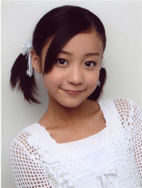 At age 6, she auditioned for hello! 萩原舞 画像：グラビアアイドル 無料画像：So-netブログ