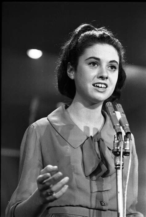 Gigliola cinquetti, née le 20 décembre 1947 à vérone, est une chanteuse, actrice et animatrice de télévision italienne. Gigliola Cinquetti canta a Faenza: i grandi successi e un ...