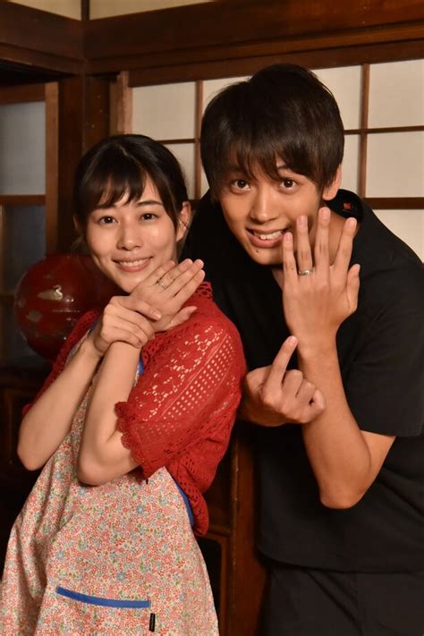 高畑充希（1991年12月14日－），日本女演員、歌手，大阪府出身。所屬經紀公司是horipro。以「みつき」名義進行歌手活動。 高畑充希因受喜愛舞台劇的雙親影響，自小想成為舞台劇演員。 2005年参加horipro創業45年記念主办的「山口百恵トリビュート音樂劇 播放 part2 〜屋上的天使」的. "AIカホコ"総会話数、1億回突破!「すっばらしい毎日を ...