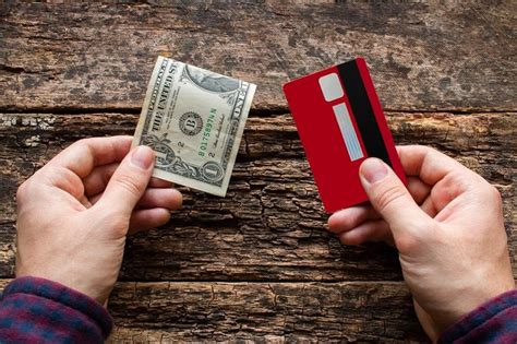 Learn what makes them similar and unique in our insider review. Cash vs. Credit Card: Which Is the Better Way to Pay? -- The Motley Fool