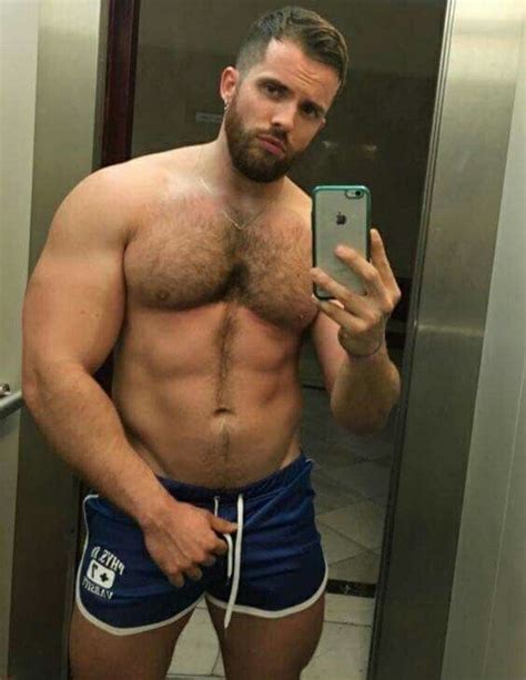Muscle guys, twinks, latinos, bears, hunks. Pin de Amanda Ohana em Homens | Gostosões