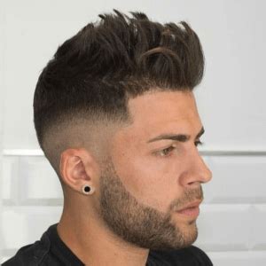 Evde saç kesim teknikleri (subay traşı) eğitim erkeklerde subay traşı nasıl yapılır efile kullanımı iz yoketme # saç #nasıl #kesilir #haircut yilmaz. Yuvarlak Yüzlü Erkeklere Yakışan Saç Modelleri ...