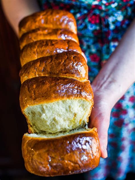 Hokkaido milk bread which is also known as japanese milk bread is an exceptionally soft and slightly chewy bread, that will be definitely your new favorite bread at home. VEGAN MILK BREAD - Recipes - Man.Eat.Plant. | Vegan milk ...