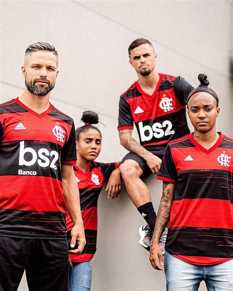 Clube de regatas do flamengo, commonly referred to as flamengo, is a brazilian sports club based in rio de janeiro, in the neighbourhood of gávea, best known for their professional football team. Flamengo thuisshirt 2020 - Voetbalshirts.com