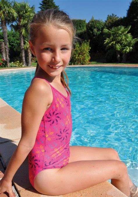 Profitez de 10€ pour votre première commande! Maillot de bain piscine Synchro star de 6 à 12 ans ...