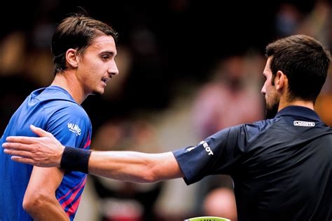 Sonego smacked a forehand pass. Tennis, impresa di Sonego a Vienna: Djokovic battuto nei ...