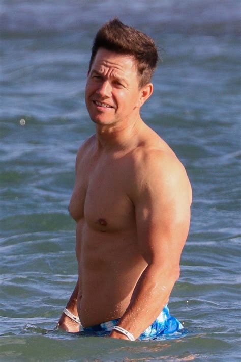 Conhecido no início de sua carreira como marky mark, ficou famoso como músico de rap em sua estreia de 1991 com a banda marky mark and the funky bunch. Mark Wahlberg | Overview | Wonderwall.com