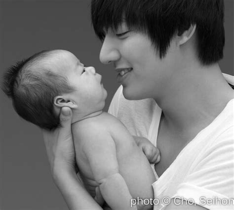 Lee min ho's good day. K-Pop: 17 fotos de artistas e cantores coreanos com bebês ...